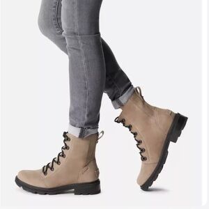 SOREL Lennox Lace Boot in Sandy Tan 8.5 stylish waterproof